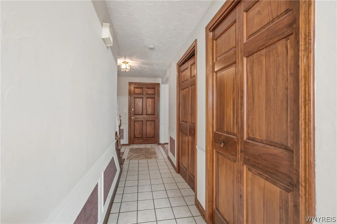 Photo of 6876 Creekview Drive