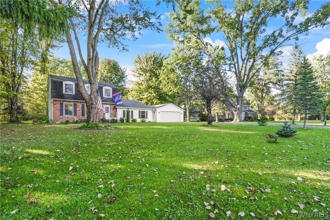 Photo of 6876 Creekview Drive