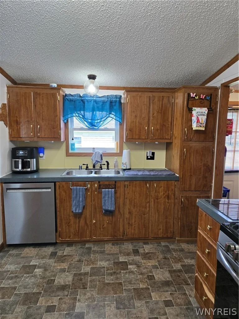 Photo of 1081 Ridgewood Drive