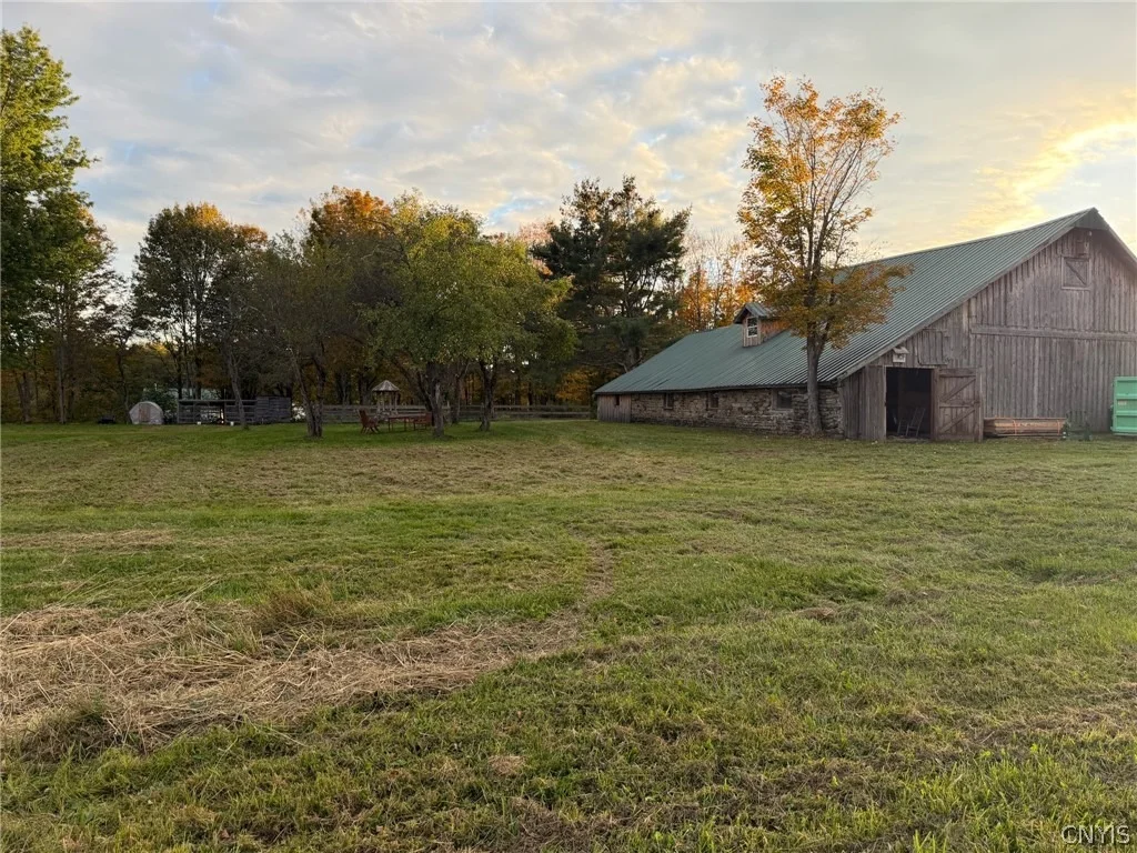 Photo of 392 Albion Cross Road