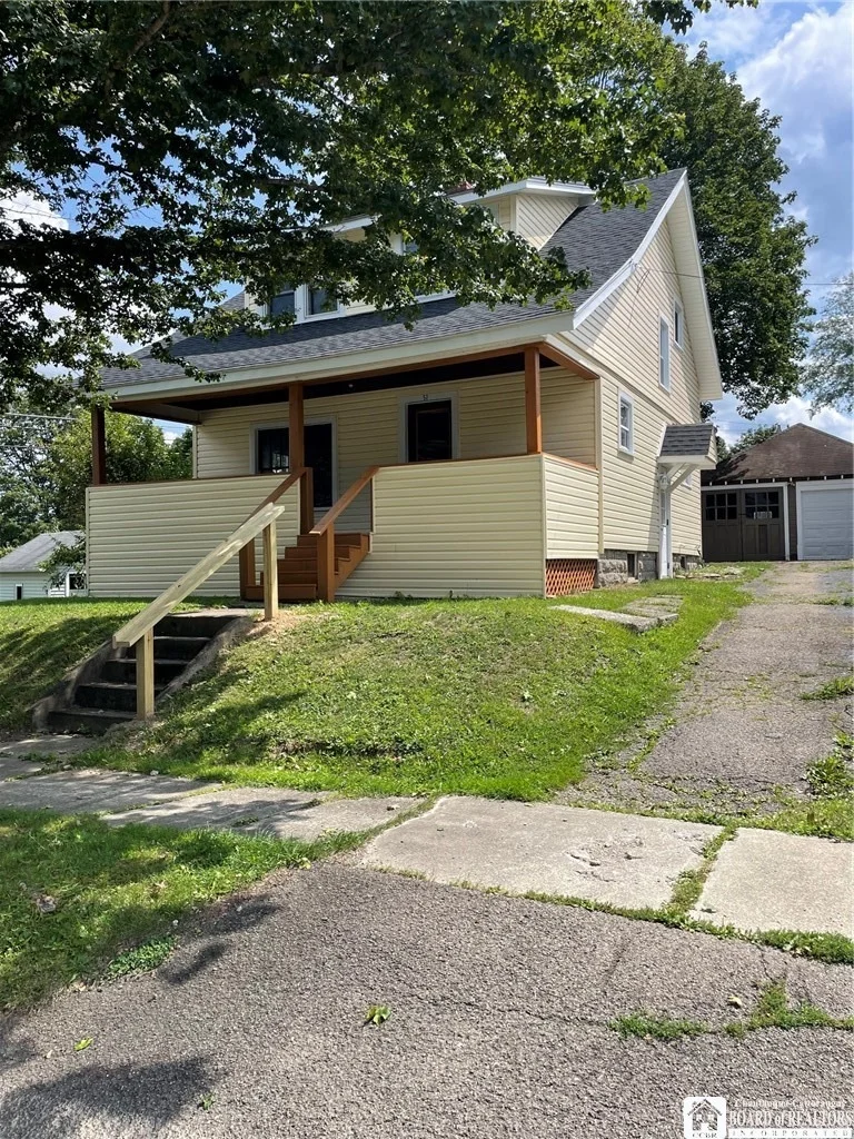 Photo of 57 Mapleshade Avenue