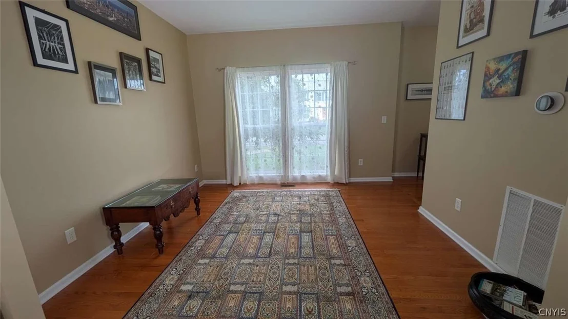 Photo of 5549 Cairns Trail