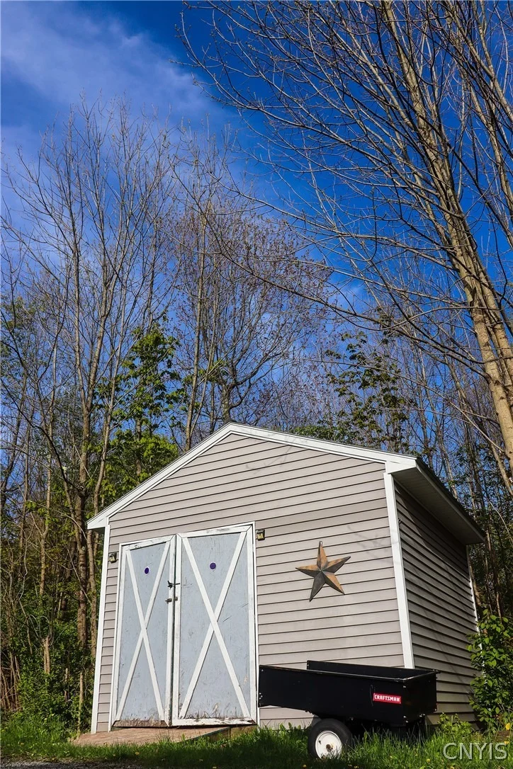Photo of 1076 Curtiss Road