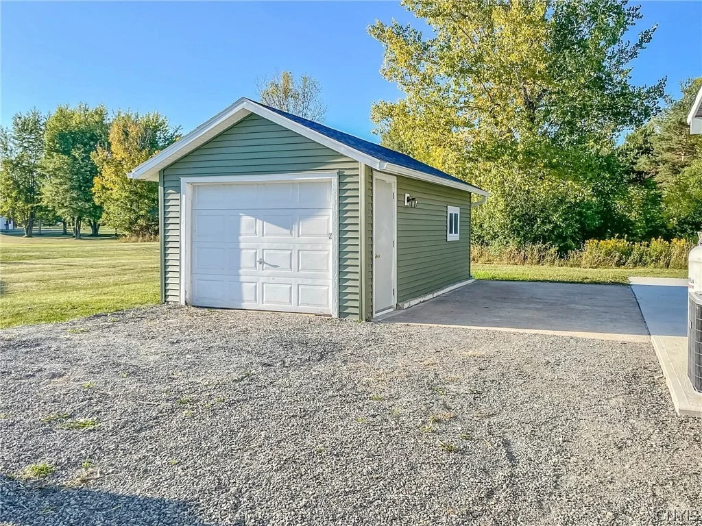 Photo of 17079 May Irwin Road