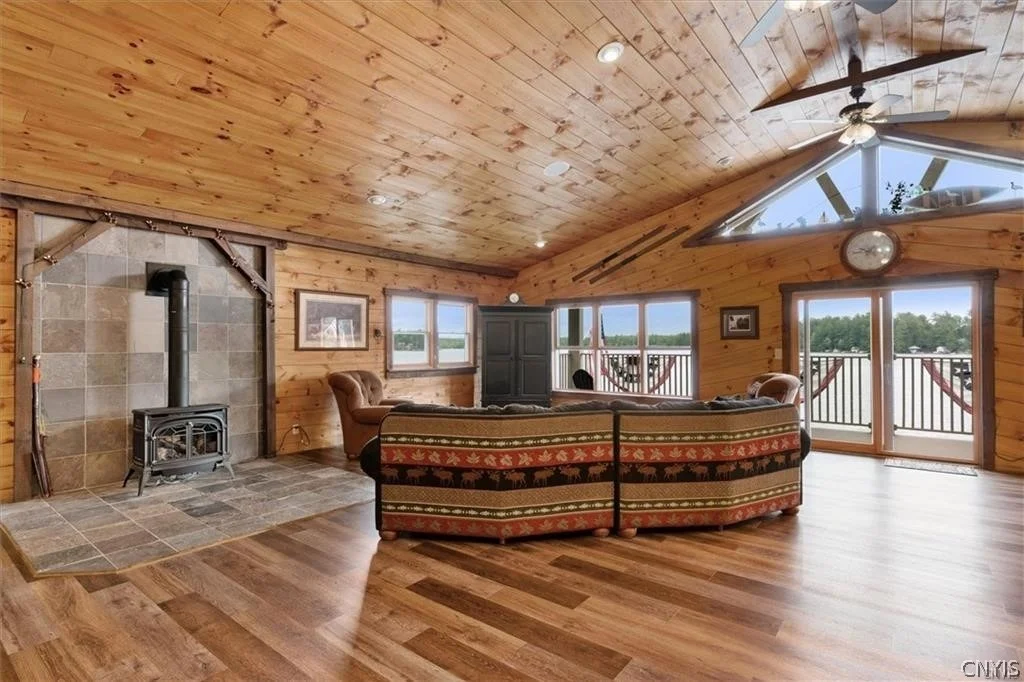 Photo of 5494 N Shore Road