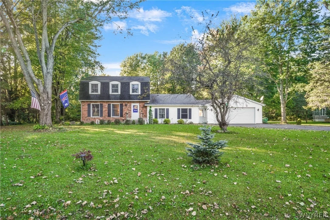 Photo of 6876 Creekview Drive