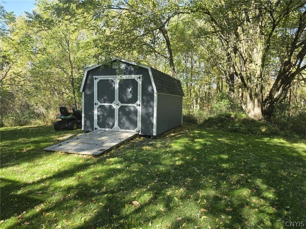 Photo of 3679 Brutus Road