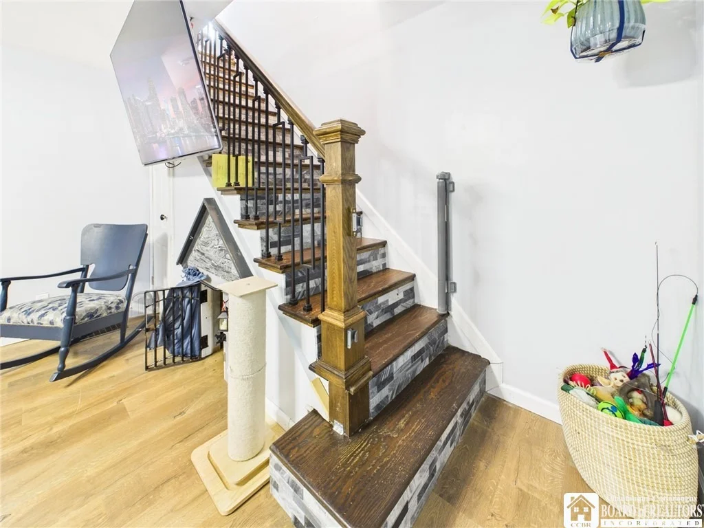 Photo of 212 N 6th Street