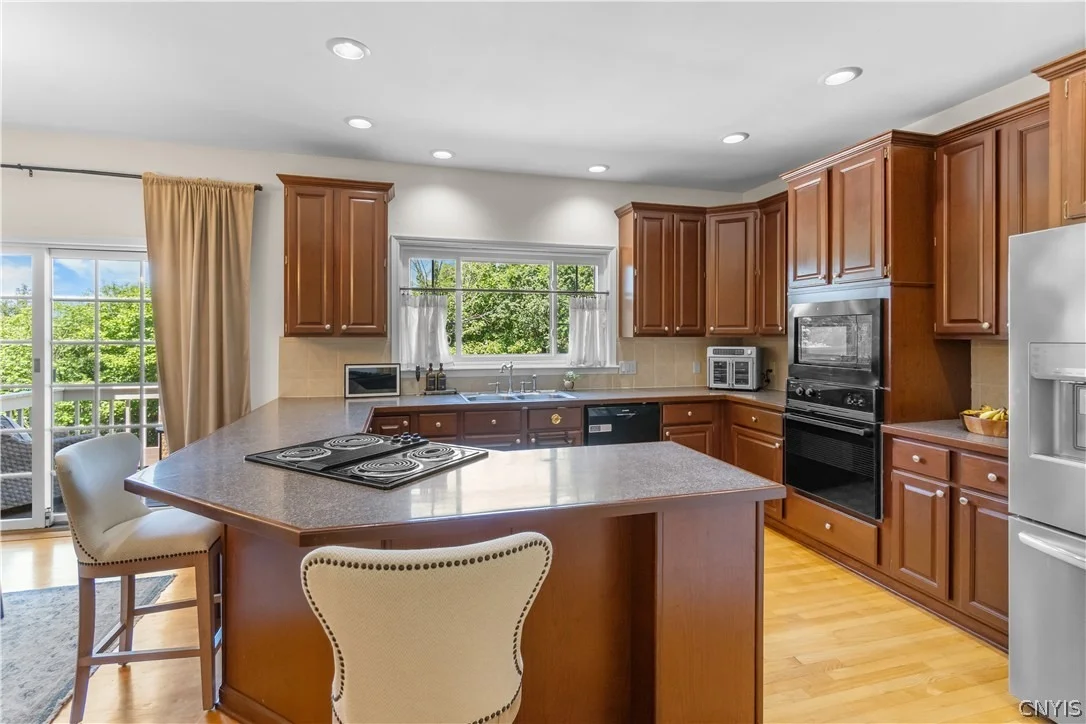 Photo of 8353 Glen Eagle Dr