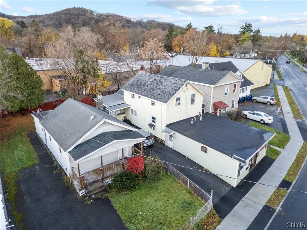 Photo of 1522 Valley Drive