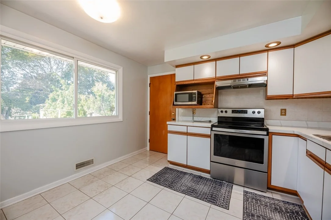 Photo of 585 Meadowbriar Road
