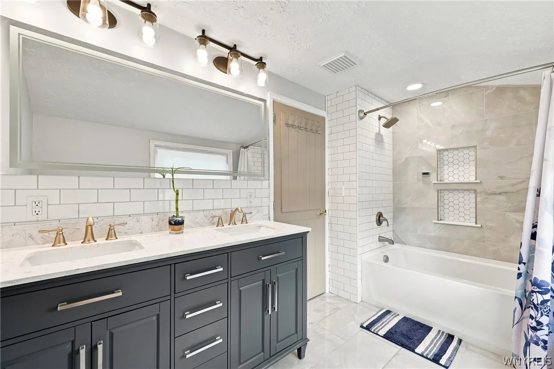 Photo of 8894 Woodview Drive