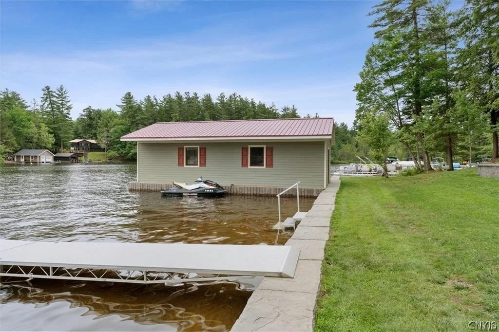 Photo of 5494 N Shore Road