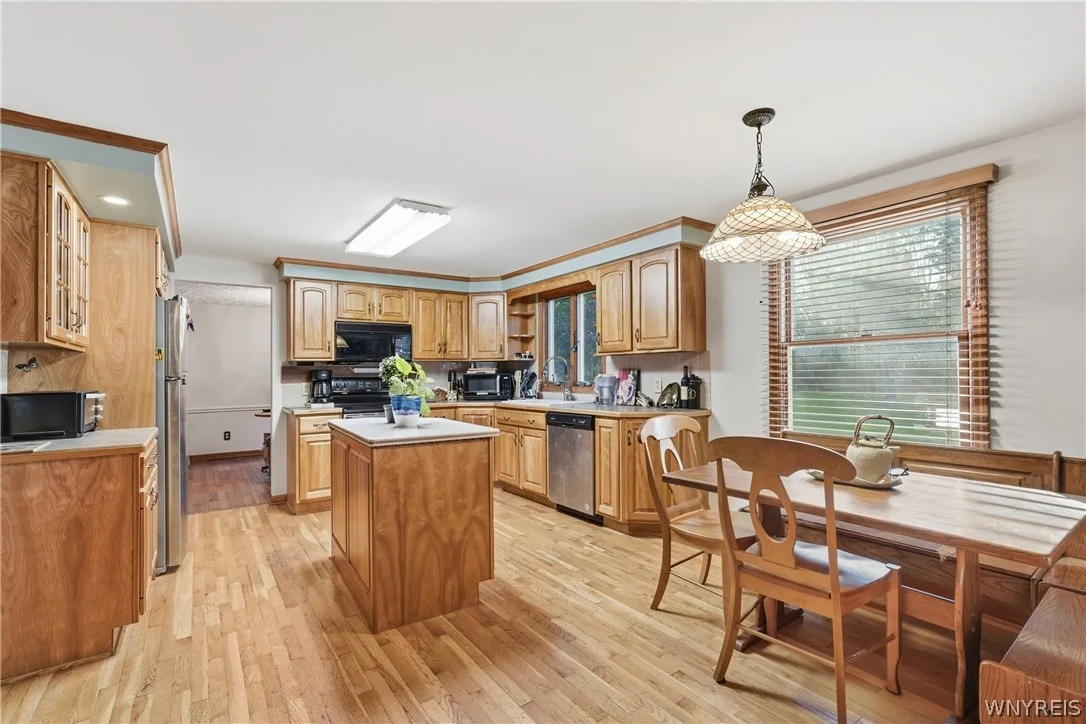 Photo of 6876 Creekview Drive
