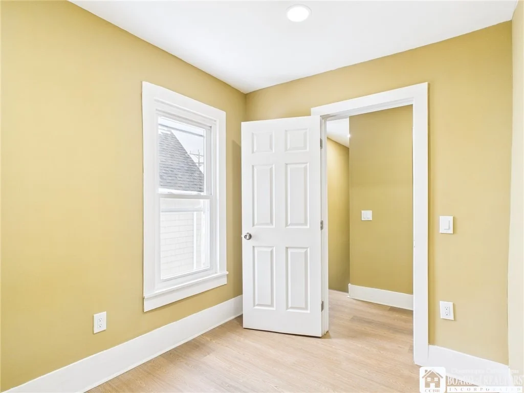 Photo of 307 W Oak Street