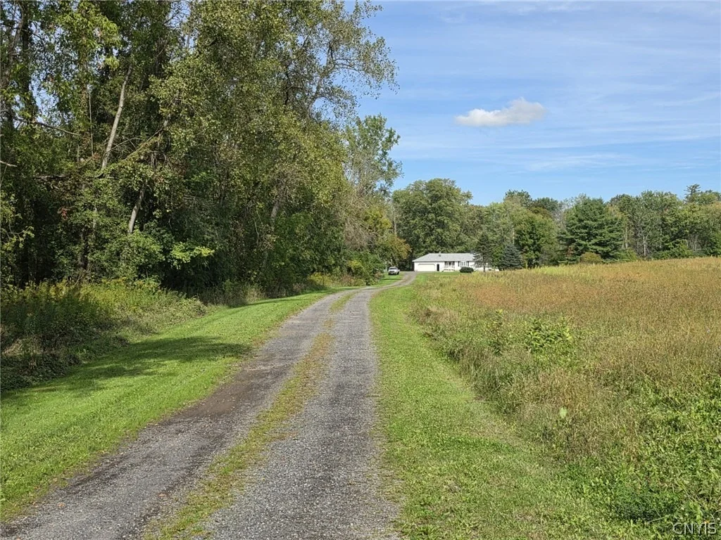 Photo of 1041 and 1041A Old State Route 31