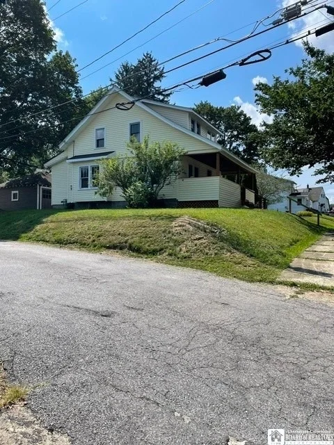 Photo of 57 Mapleshade Avenue