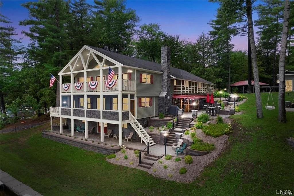 Photo of 5494 N Shore Road