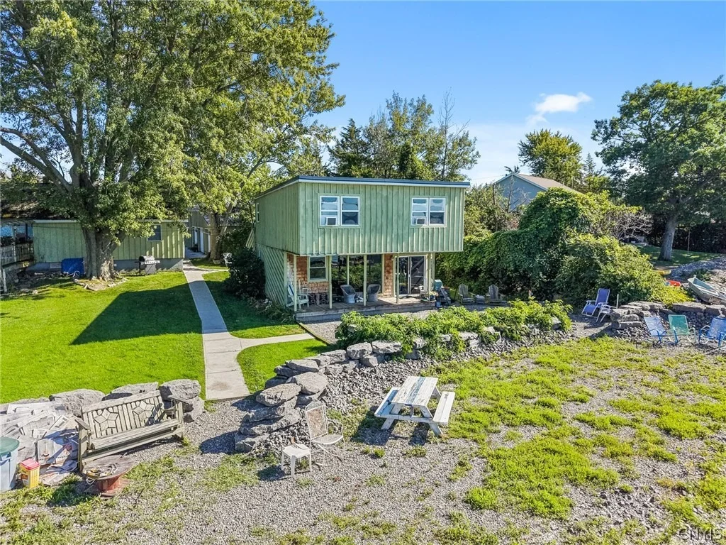 Photo of 11327 Rays Bay Rd