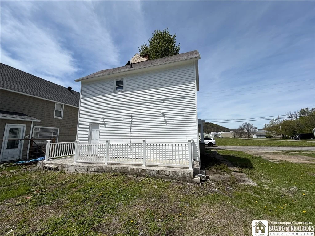 Photo of 307 W Oak Street