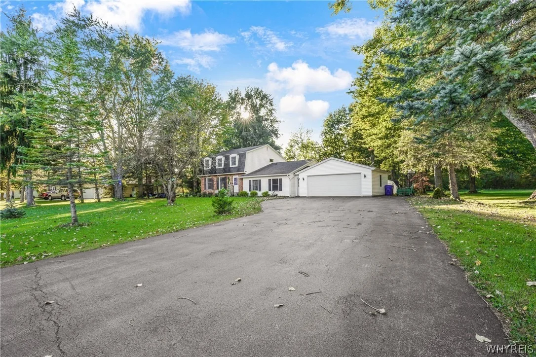 Photo of 6876 Creekview Drive