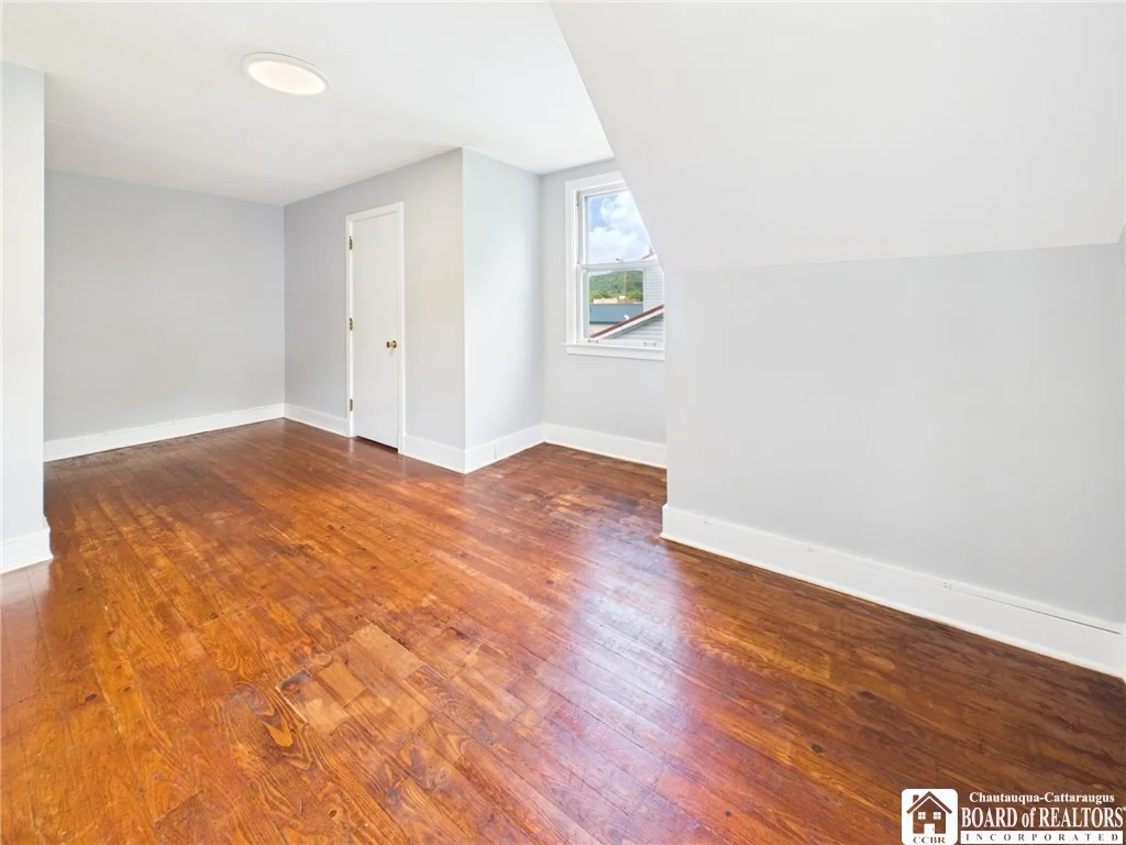 Photo of 42 Elm Street
