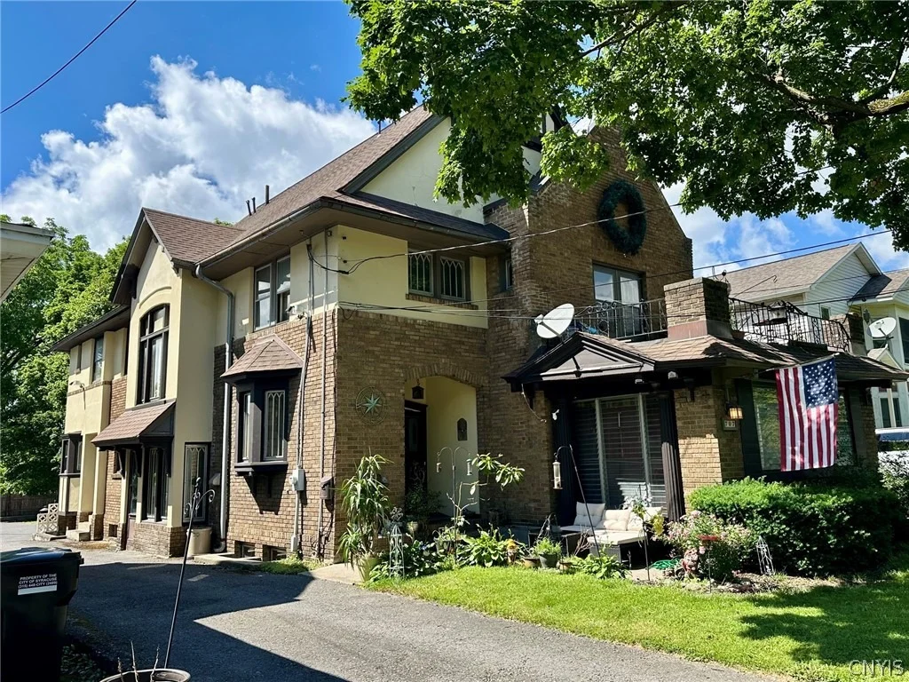 Photo of 707 Danforth Street