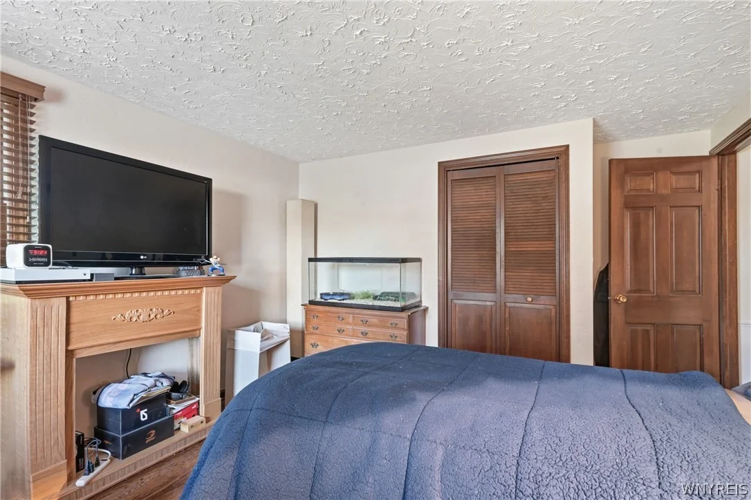 Photo of 6876 Creekview Drive