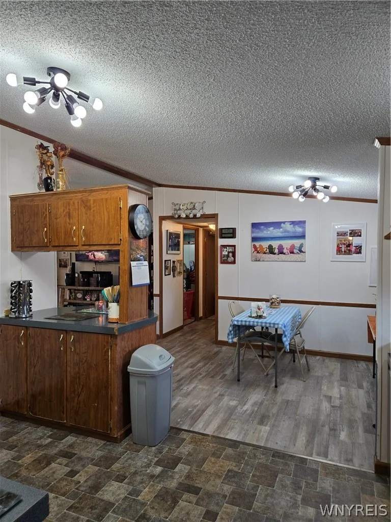 Photo of 1081 Ridgewood Drive