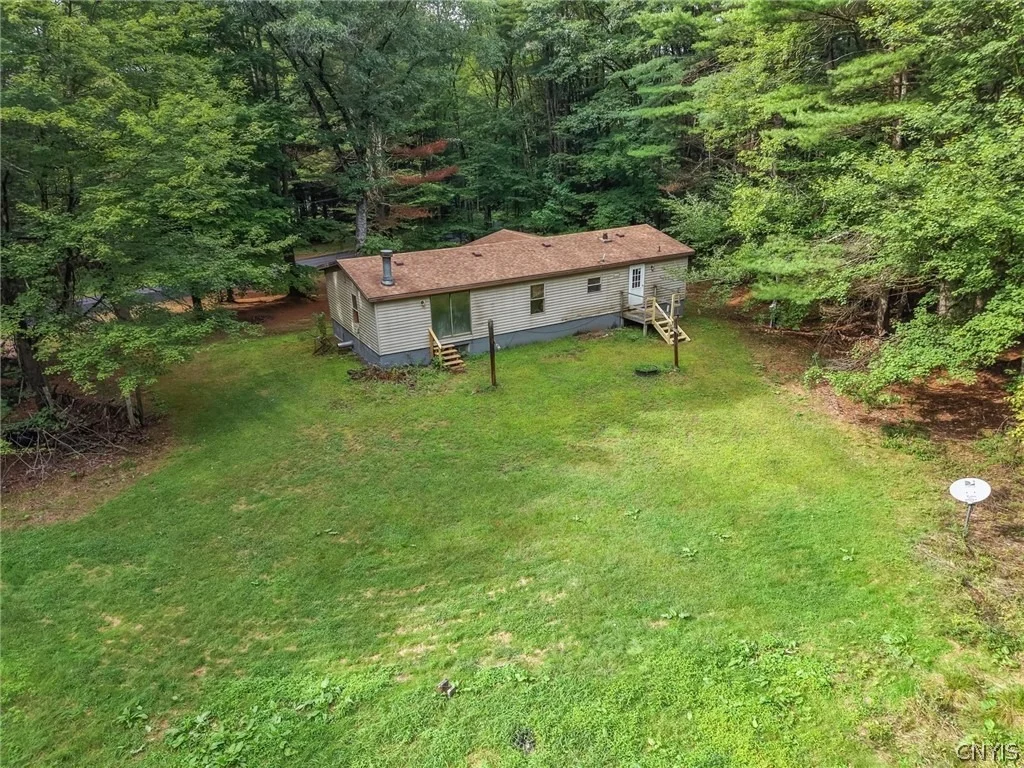 Photo of 8442 Halstead Road