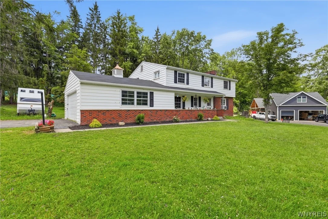 Photo of 8894 Woodview Drive