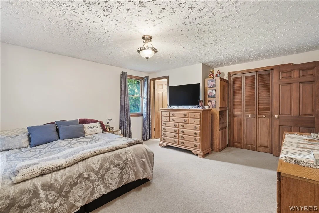 Photo of 6876 Creekview Drive