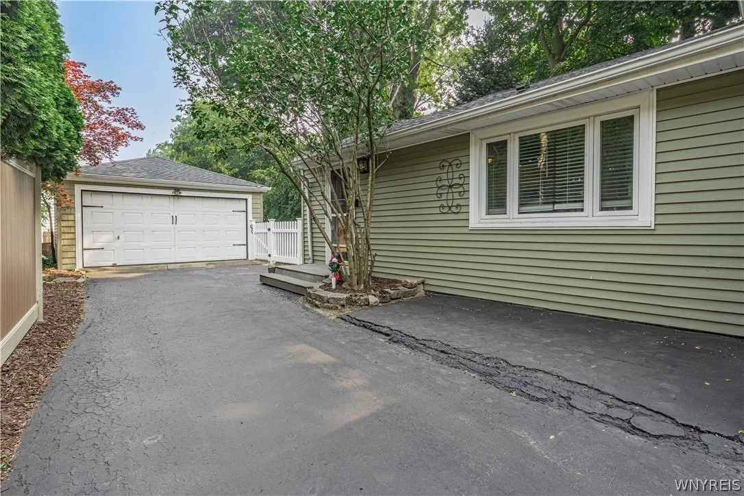 Photo of 414 High Street