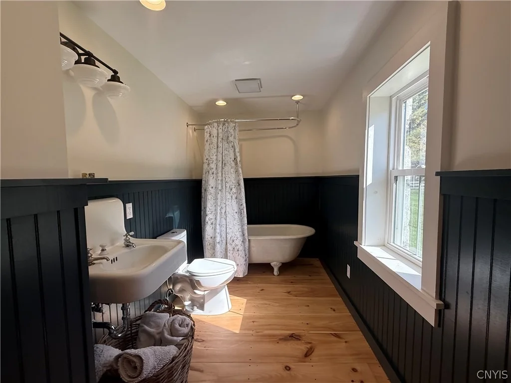 Photo of 392 Albion Cross Road
