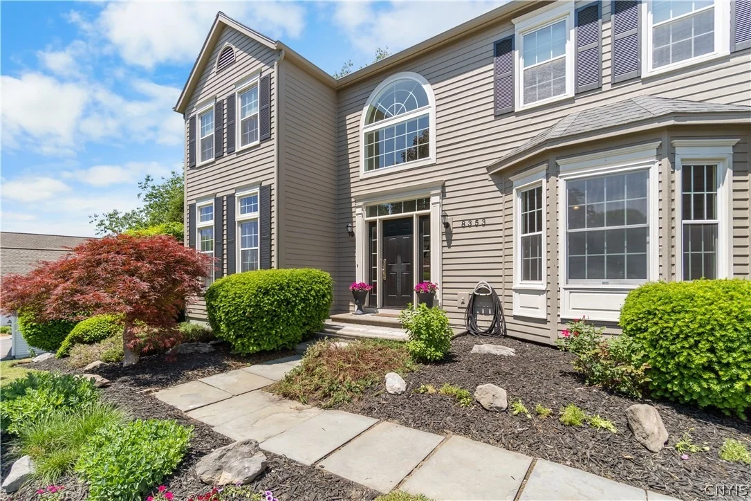 Photo of 8353 Glen Eagle Dr