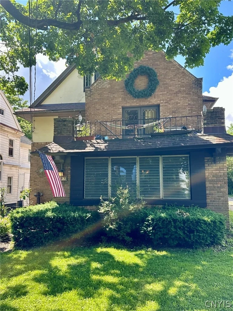 Photo of 707 Danforth Street