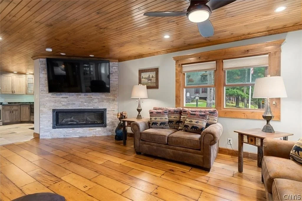 Photo of 5494 N Shore Road