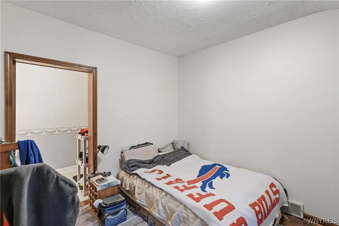 Photo of 6876 Creekview Drive
