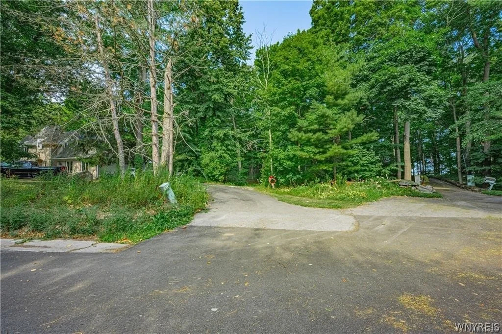 Photo of 17 Gothic Ledge