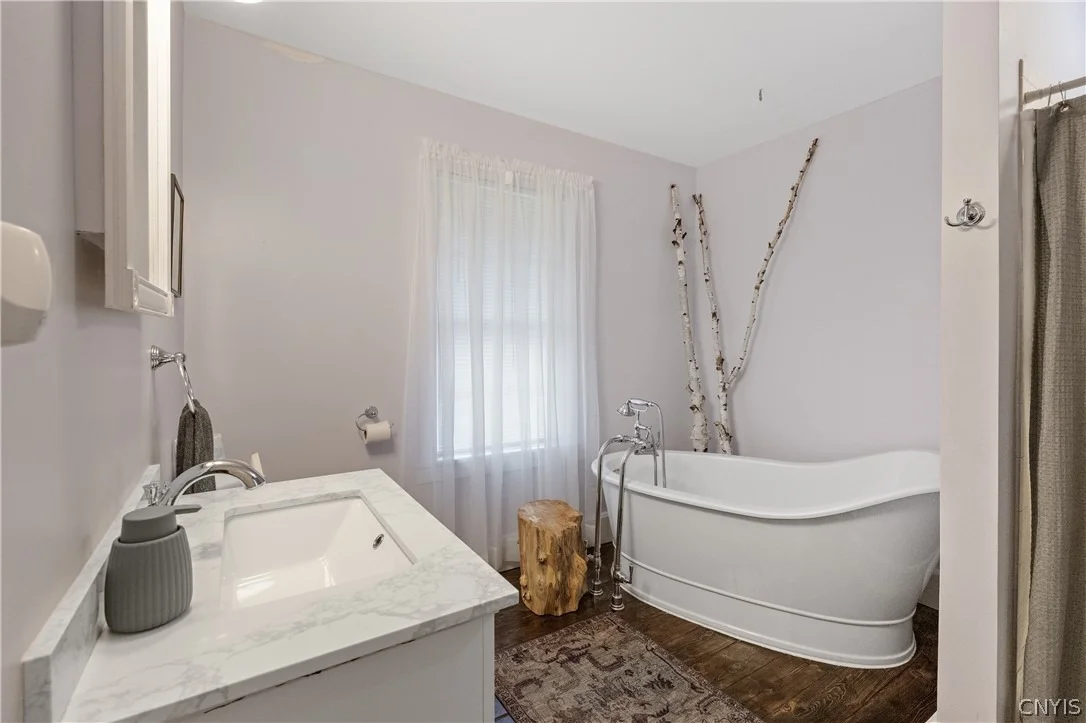 Photo of 891 River Road