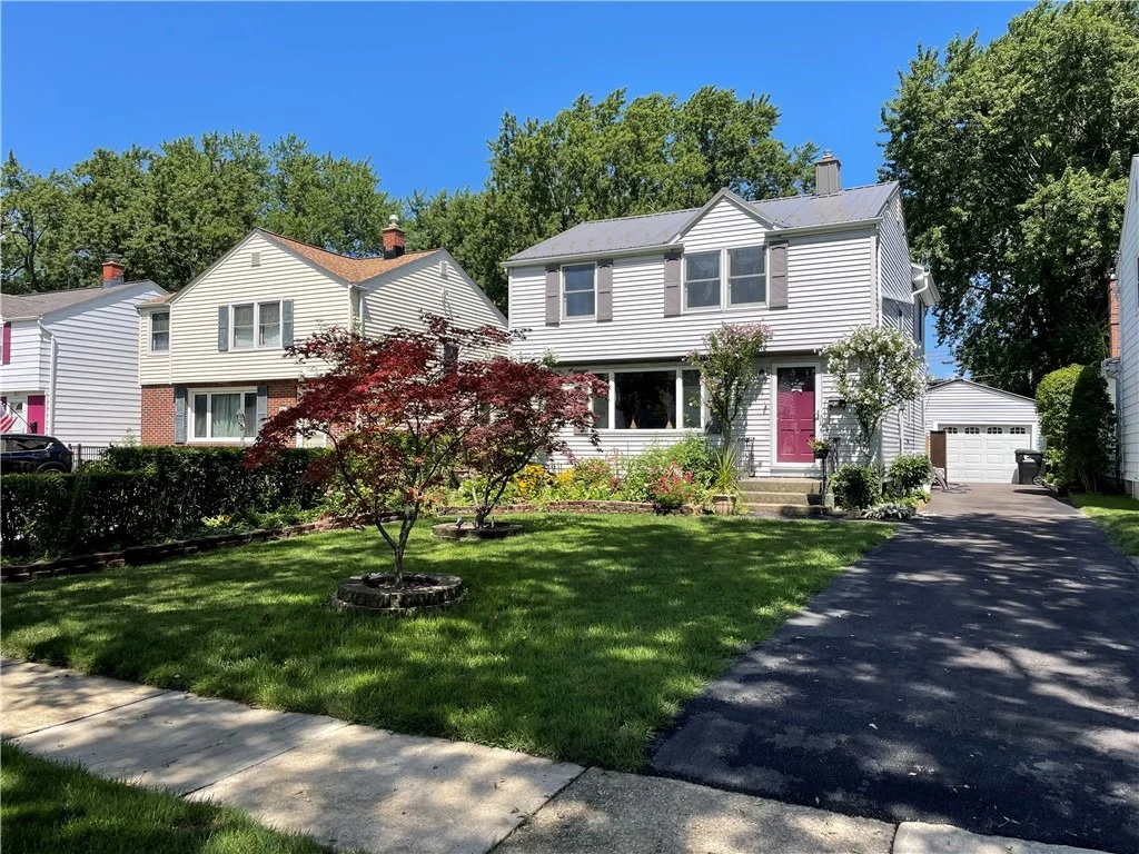 Photo of 340 Athens Boulevard