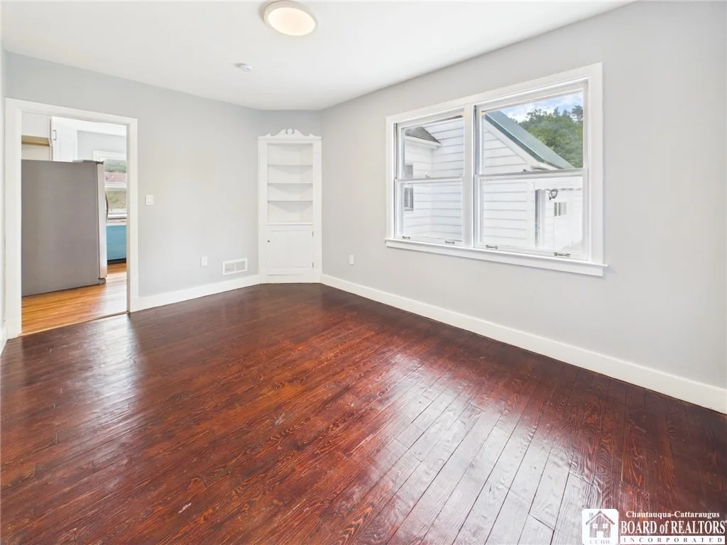 Photo of 42 Elm Street
