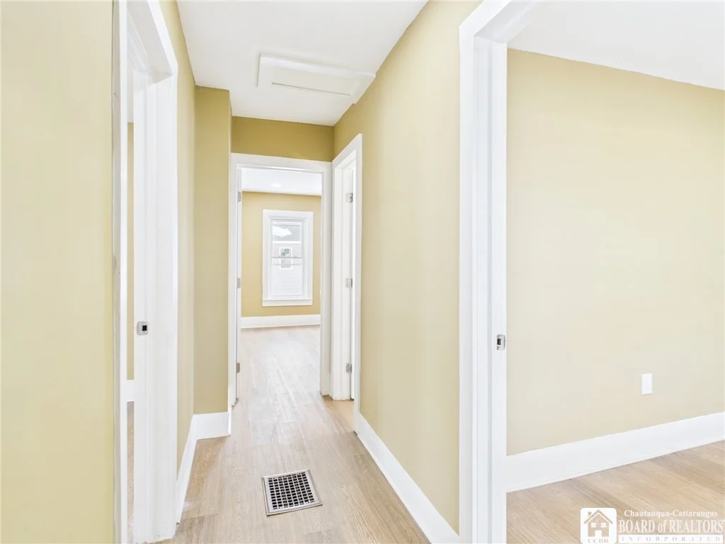 Photo of 307 W Oak Street