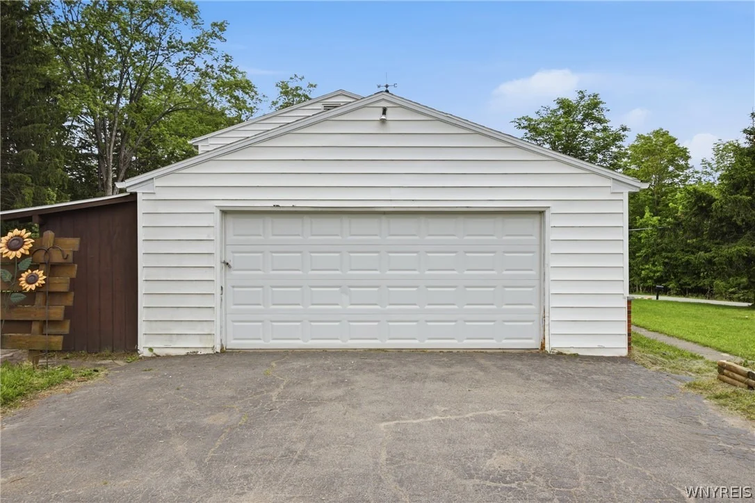 Photo of 8894 Woodview Drive