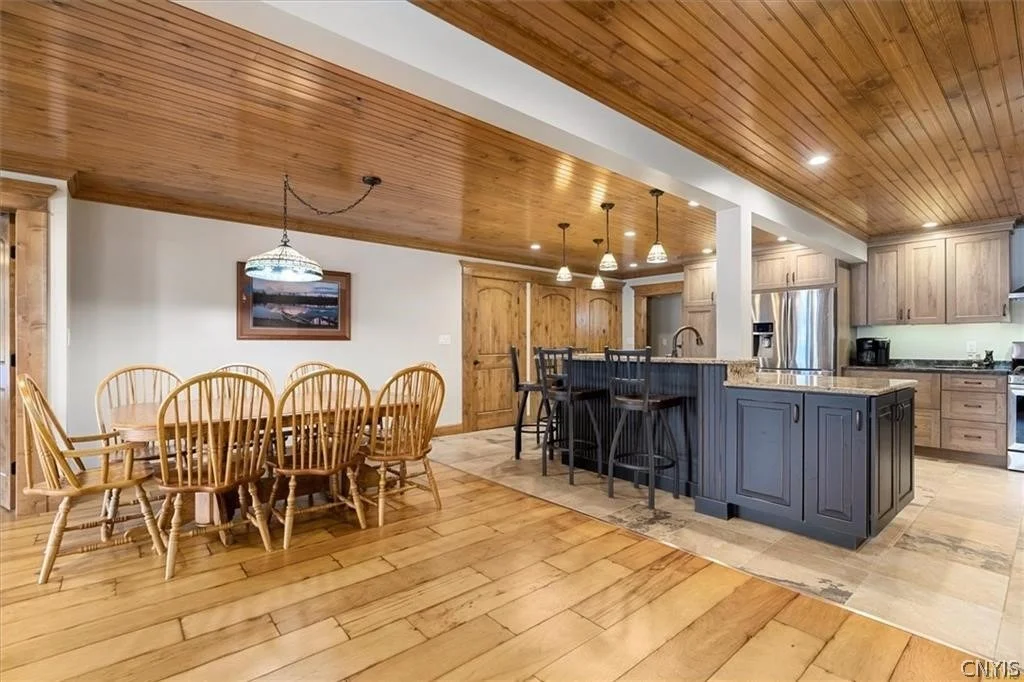 Photo of 5494 N Shore Road