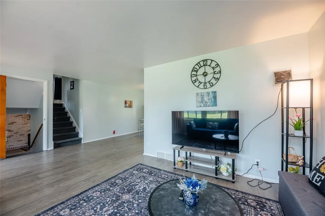Photo of 585 Meadowbriar Road