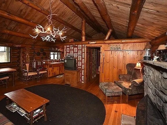 Photo of 8578 County Road 49