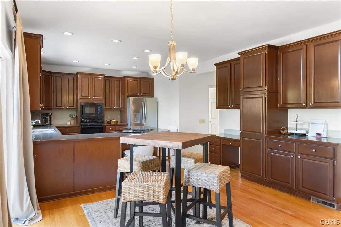 Photo of 8353 Glen Eagle Dr