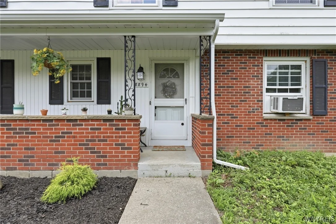 Photo of 8894 Woodview Drive