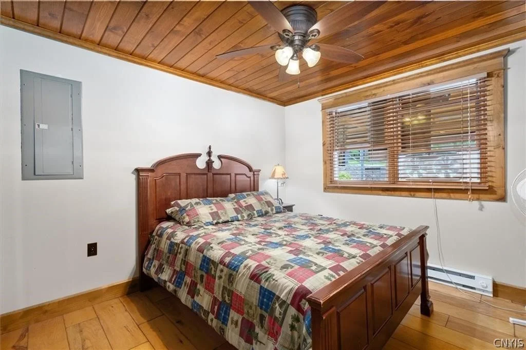 Photo of 5494 N Shore Road
